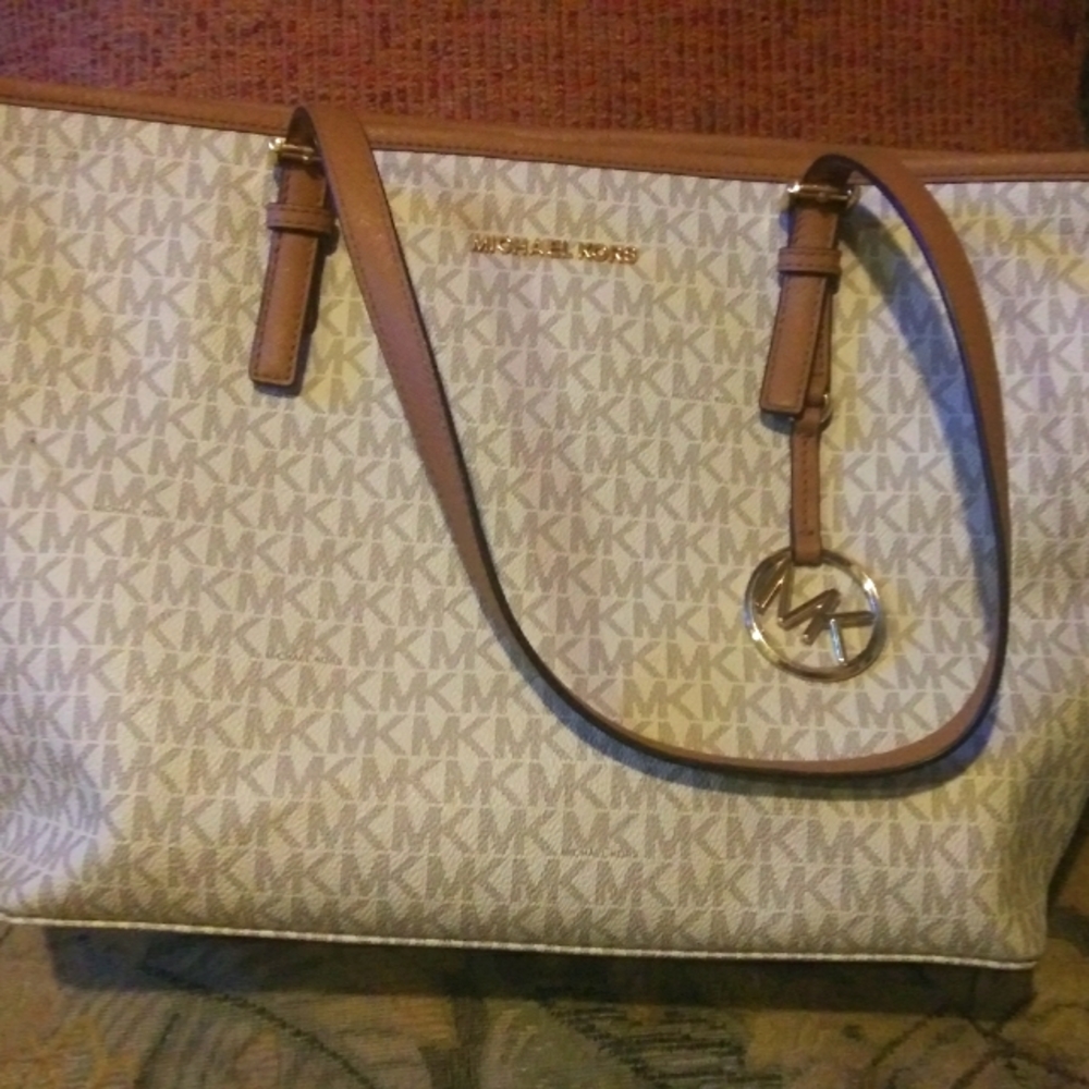 Michael Kors Jet Set Tote